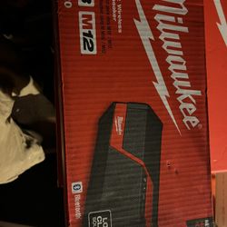 Milwaukee M18/M12 Radio