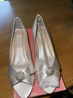 Brand New (Size 6.5) Women’s Silver Low Benjamin Walk Heels 