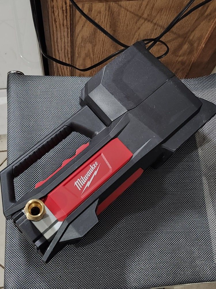 M18 Transfer Pump