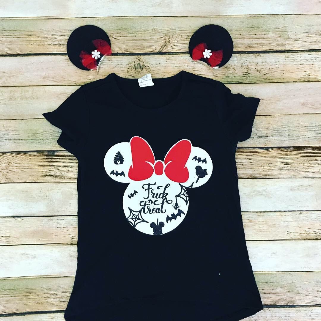 Camisetas personalizadas, y orejitas de Minnie Mouse.