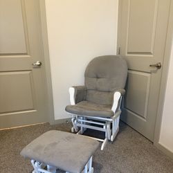 Nursing Rocking Chair 