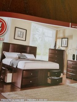 Queen bed with 8 draws plus 2 storages doors