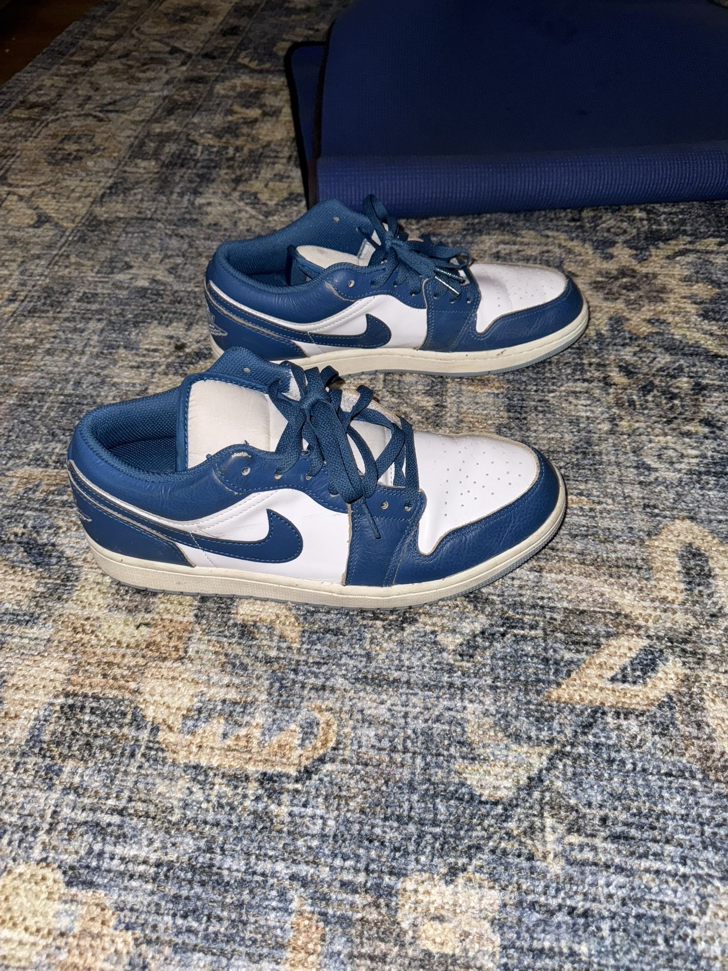 JORDAN 1 ONE LOWS size 9.5