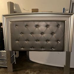 Queen Bedframe Incl. Head And Footboard