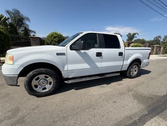 Ford F-150 XLT Triton año 2007.