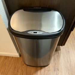 Hands Free Trashcan