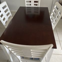 4 PERSON DINING WOOD SET