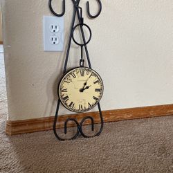 Hanging clock