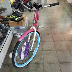Huffy    700 Cruise  Bike  Brand New 