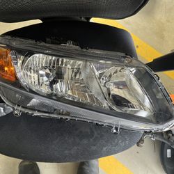 Brand New Aftermarket Right Headlamp For A 12-14 Honda Civic