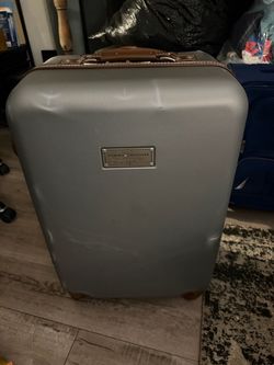 Tommy Hilfiger Hardside Rolling Suitcase – 24”