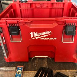 Milwaukee Rolling Pack out With Tools