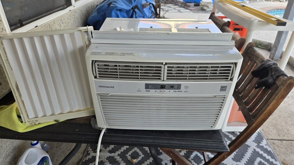 Fridgidaire AC Unit