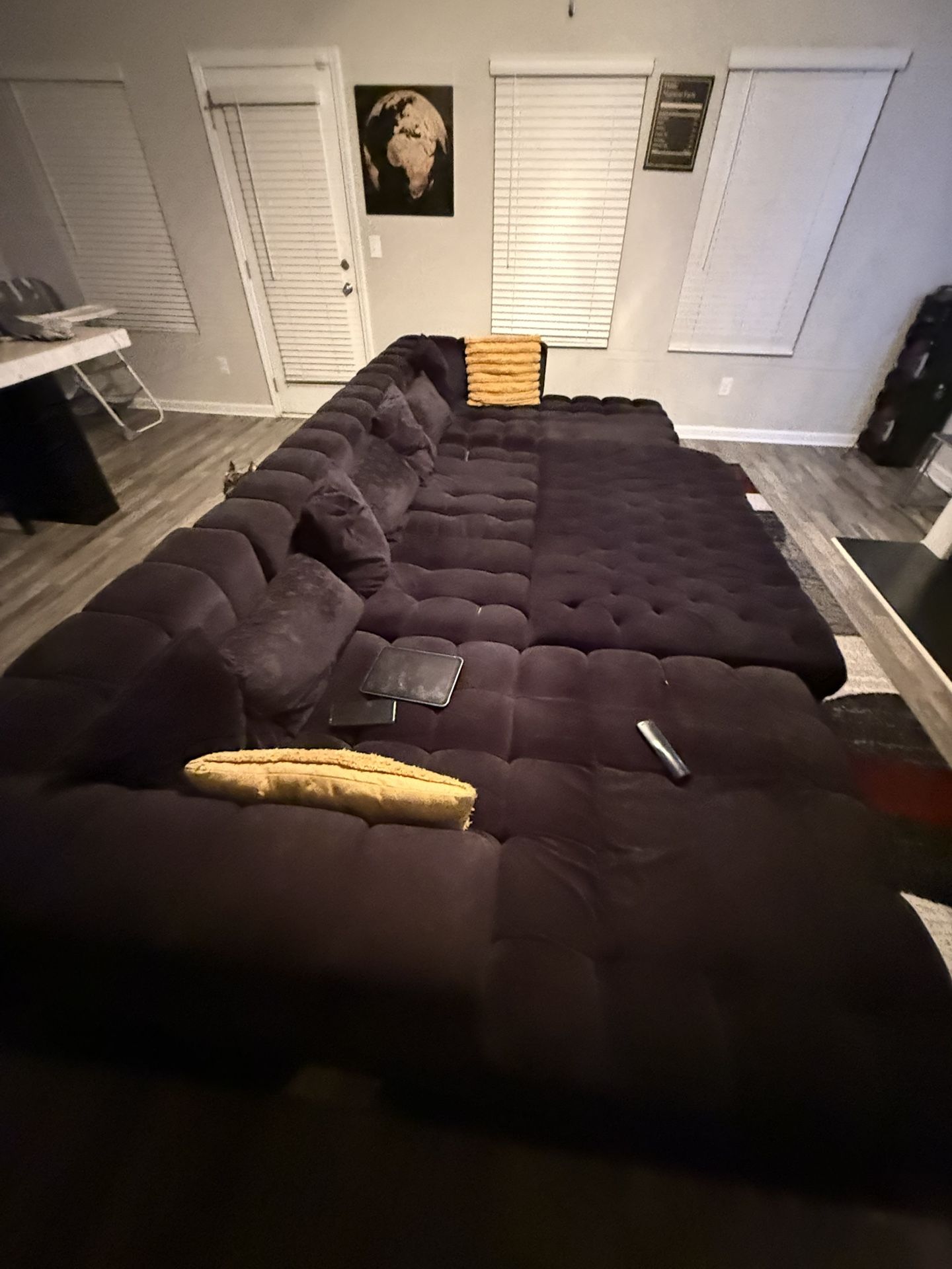 Large Sectional W / Ottoman