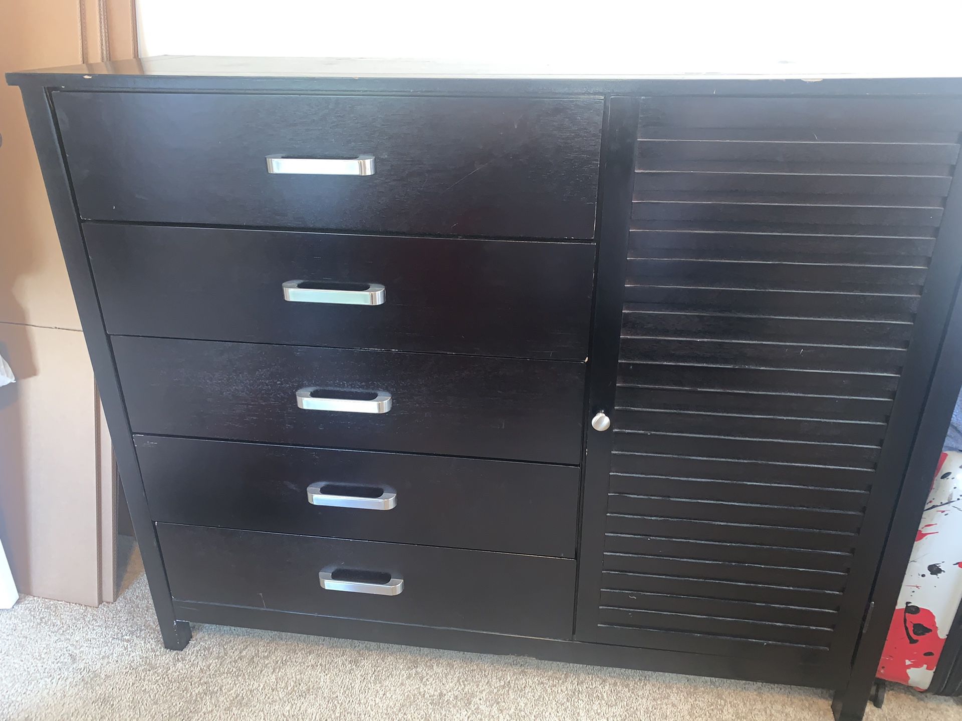 6 drawer dresser with chest on the side