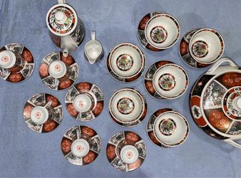 28-Piece Imari Peacock Fine China Set – Includes Tureen & Teapot