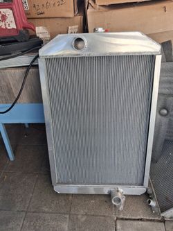 HUGE ALUMINUM RADIATOR!! NEW!! 150$
