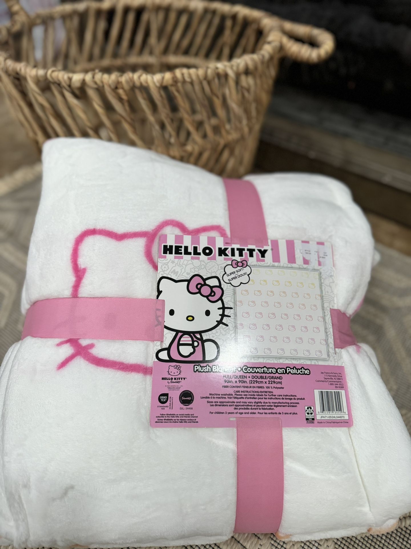 Hello Kitty Queen Blanket