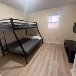 Full / Twin Bunk Bed