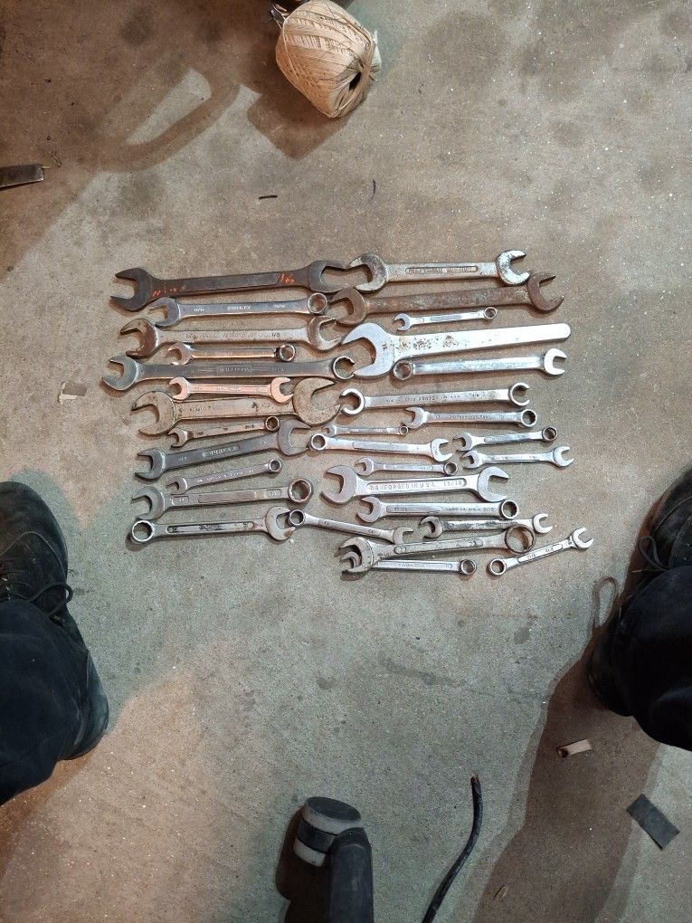 TOOLS, WRENCHES 30PC SET OF COMBINATION AND DOUBLE OPEN 30PC 40$