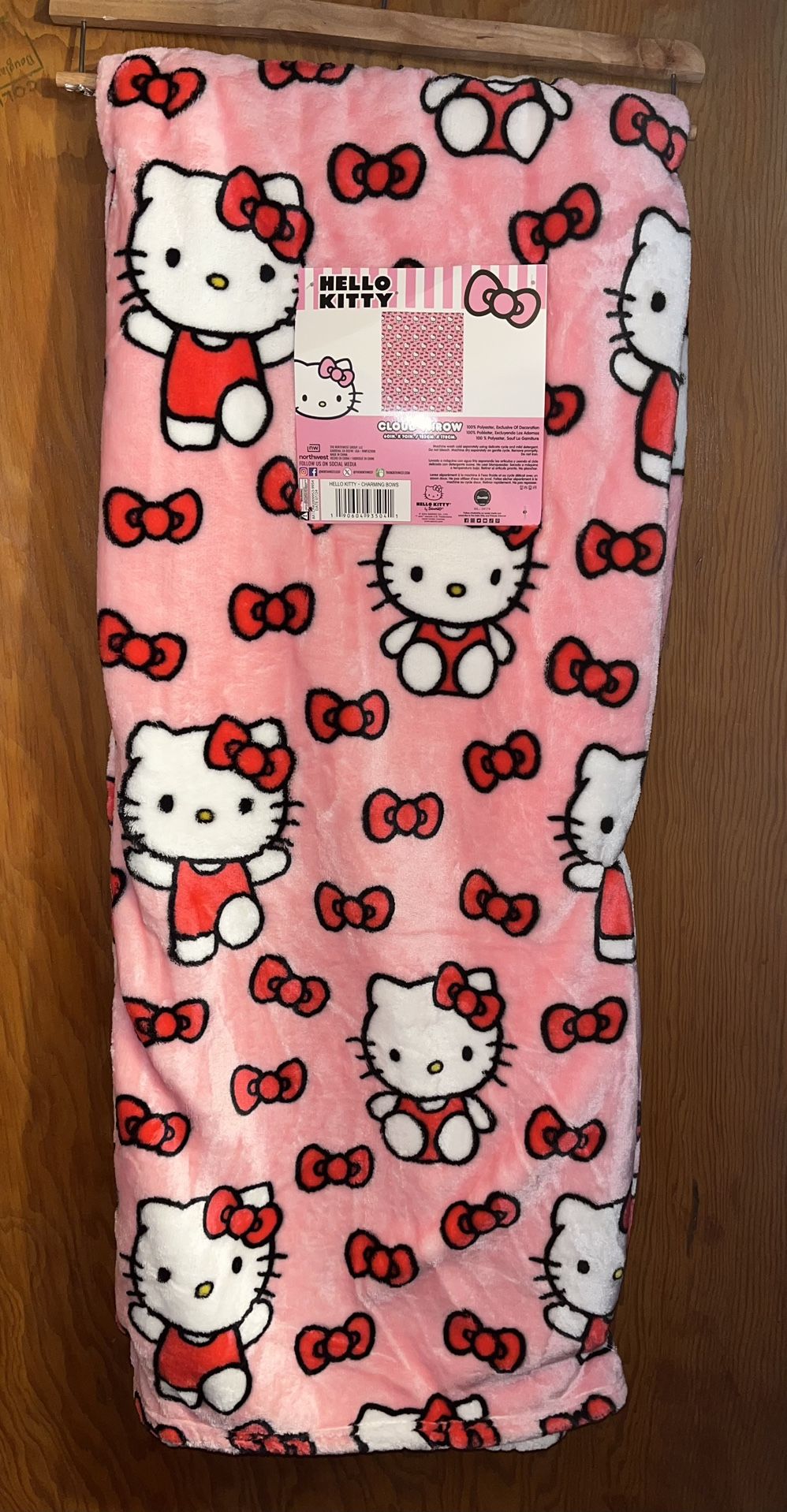 Hello Kitty Throw/blanket