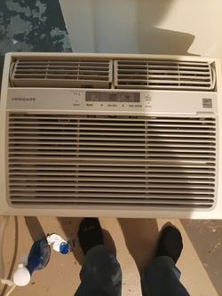 Frigidaire Model FFRE12L3Q1 Window Air Conditioner