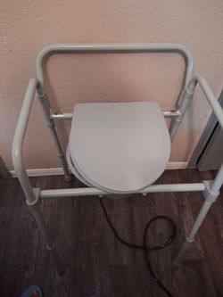 Commode  toilet