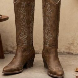 Woman’s Boots 
