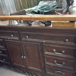 Dresser For Sale 50 Pick Up Only 