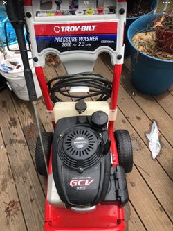 Pressure washer with Honda engine