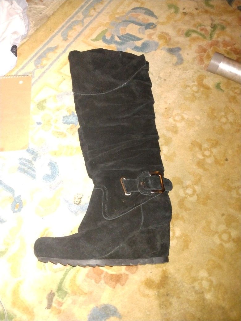 Knee High Thick Black Leather Boots Size 8