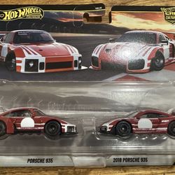 Hot Wheels Porsche 935 2 Pack