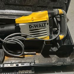 Dealt 50 Pound Chipping Hammer And Bosch 25 Pound Chipping Hammer