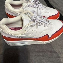 Womens Size 9 Nike Air Shoes