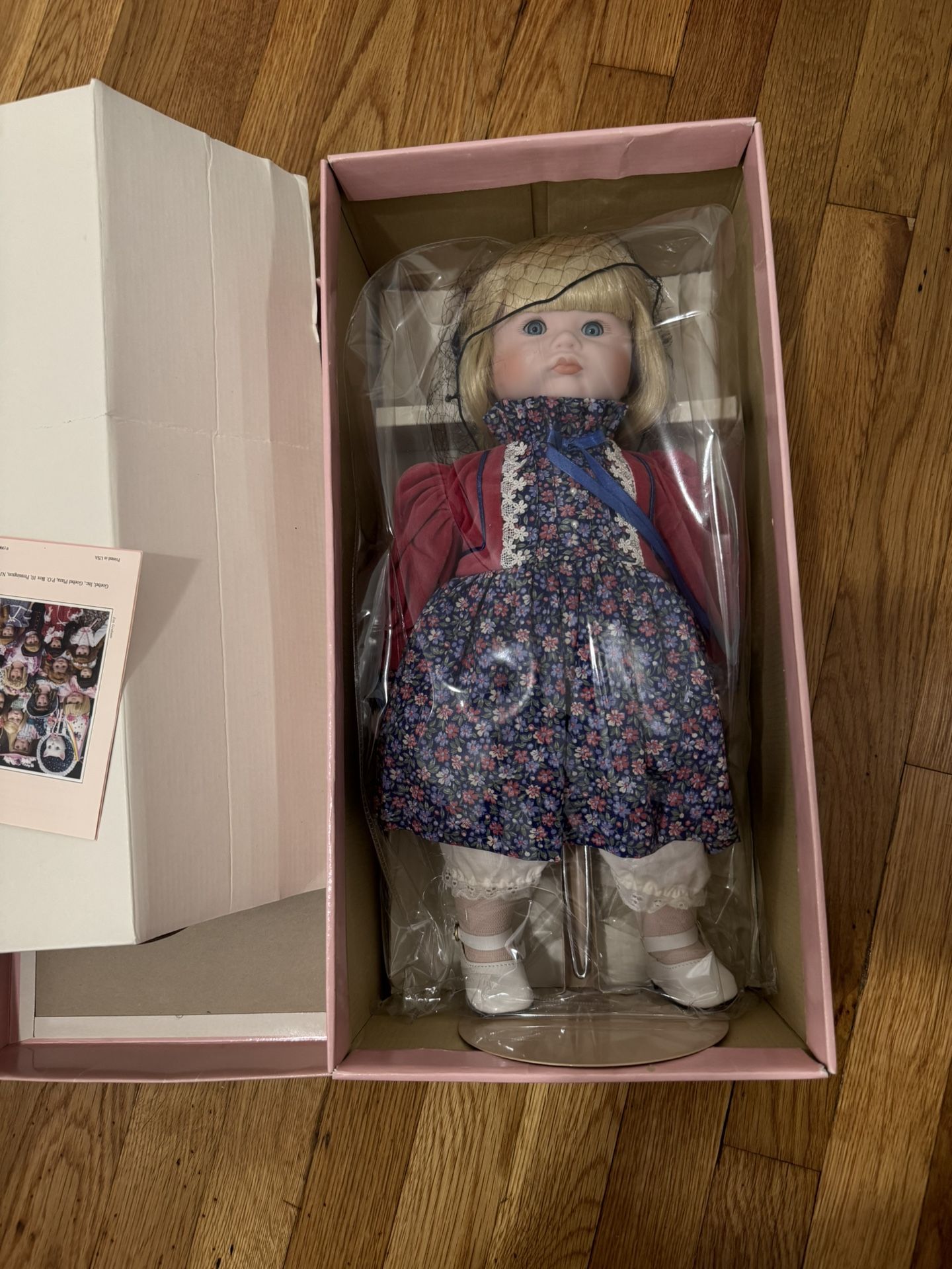 "Daisy" Carol Anne Dolls Bette Ball for Goebel (1989) Musical Doll