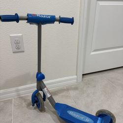 Razor Jr 3-Wheel Lil' Kick Scooter - for Kids Ages 3+, Blue 