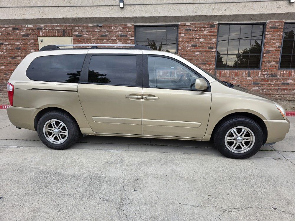 2008 KIA Sedona