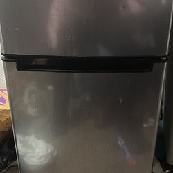 Magic chef Mini fridge Throw offers
