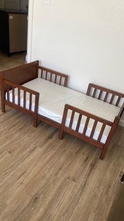 Toddler bed