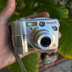 Panasonic LUMIX DMC-LC70 Digital Camera