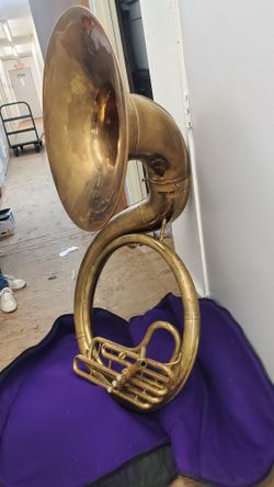 Tuba Conn Naked Lady Sausaphone