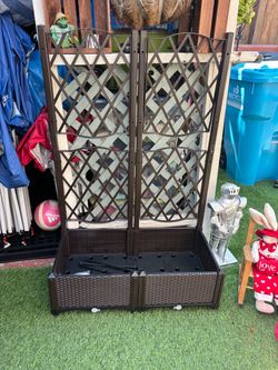 Cama de jardín elevada de 31 x 16 x 48 pulgadas con enrejado y agujeros de drenaje, maceta de enrejado independiente, cama para plantas de suelo al ai