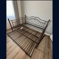 Trundle Bed NEEDS TO GO 