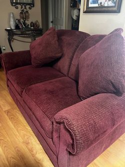 La-Z-Boy Loveseat .