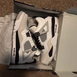 Jordan 4 Military Black 