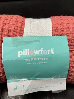 PILLOWFORT THROW. 