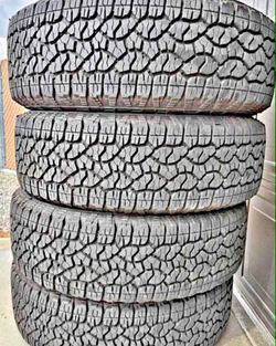 275/65/20 Goodyear 📍📍 Vendo un set de llantas con 80% de vida las 4 📍🌟
