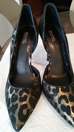 SHOES MICHAEL KORS SZ.7.5M.