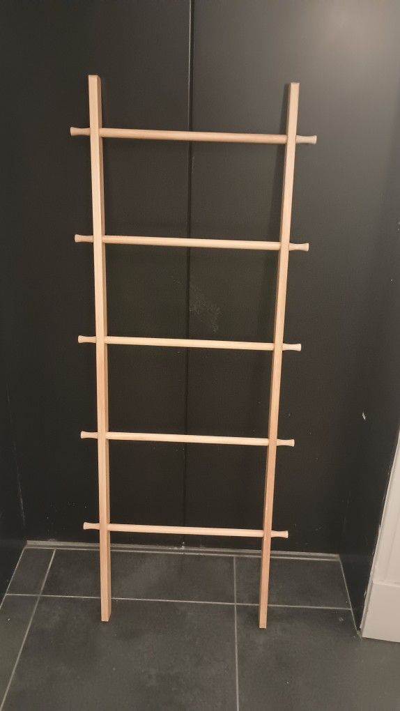 Towels Rack Very Good Condition