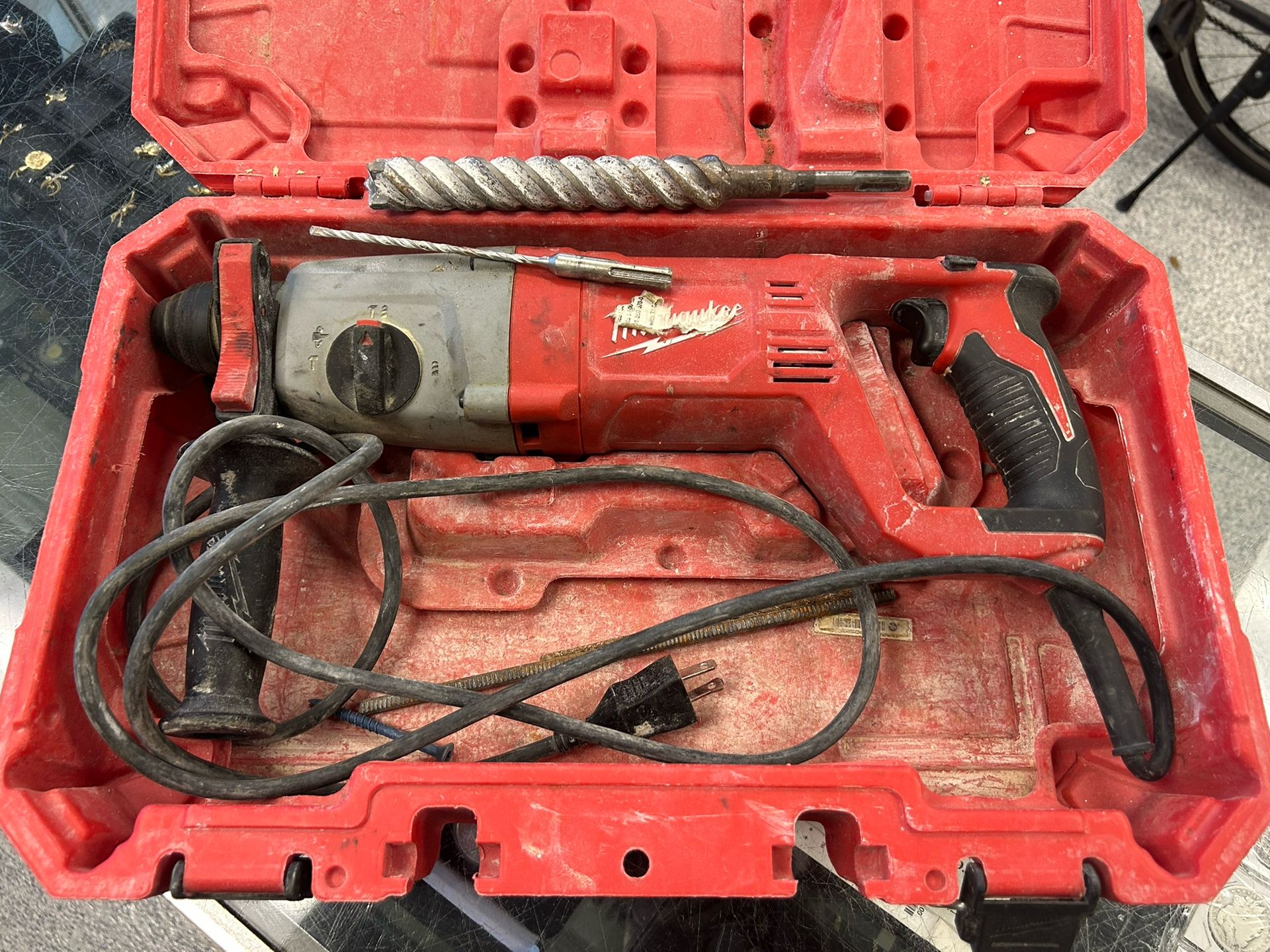 Milwaukee 1" SDS Plus D-Handle Rotary Hammer W/ Bit